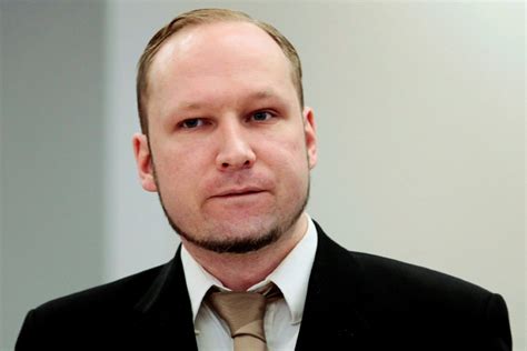 Åtte år senere fikk hun et brev fra anders behring breivik med en personlig hilsen, som hun svarer på i sin. Netflix plant Film über norwegischen Massenmörder Breivik ...