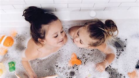 Can't get the kids out of the bath tub! 7 tips for a better bathtime - Today's Parent