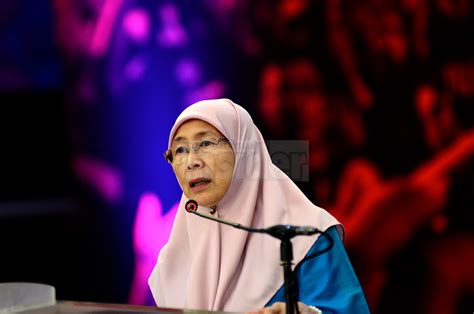 Wan azizah binti wan ismail, née le 3 décembre 1952 à singapour, est une femme politique malaisienne, épouse d'anwar ibrahim. kedai kopi merbok.....: Inilah Yang Dikatakan Sebagai ...