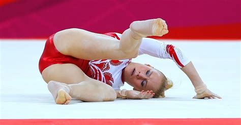 Os aparelhos femininos são o solo, o salto de cavalo, a trave olímpica e as paralelas assimétricas. Final feminina por equipes da ginástica artística - Fotos ...