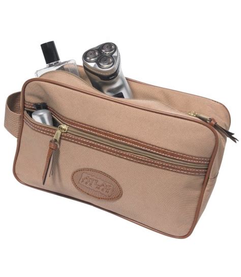 A kulturbeutel contains your toothbrush, shower gel, shaving cream, hairspray and any other toiletry item you need to pack when you sleep away from home. Kulturbeutel "Travel" - nur für echte Männer
