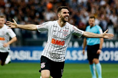 Corinthians football club est 1988. Mauro Boselli deixa em aberto futuro no Corinthians em ...