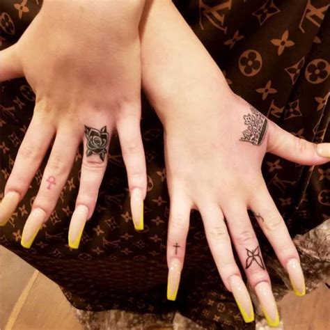 Middle schoolers should not be having sex, doing drugs, getting tattoos and dressing like they going to the club. Imma get the matching Rose she has on her hand so we can Twin! | Henna tattoo designs, Faith ...