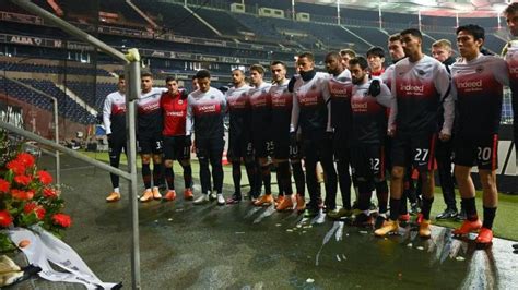 Daftar manajer/pelatih di bundesliga jerman 2020/2021. Eintracht Frankfurt: Trauer nach Tod von Fan "Rundschau ...