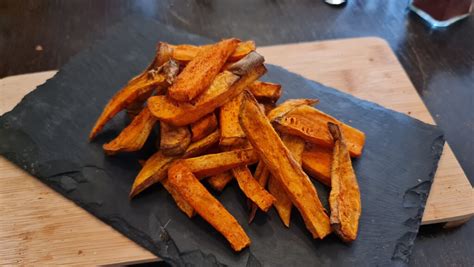 Le patate americane si prestano per deliziose ricette dolci e contorni in questa ricetta, la naturale dolcezza della patata dolce si abbina alla carota, altro ortaggio amato per. Ricetta fit patate dolci fritte con friggitrice ad aria ...