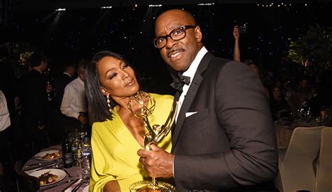 Elle étudie pendant de nombreuses années la comédie à la yale. Angela Bassett, Courtney B. Vance could be latest Emmy ...