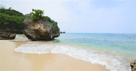 Pantai air manis berkaitan erat dengan legenda malin kundang di sumatera barat. 28+ Pemandangan Pantai Padang - Foto Pemandangan HD