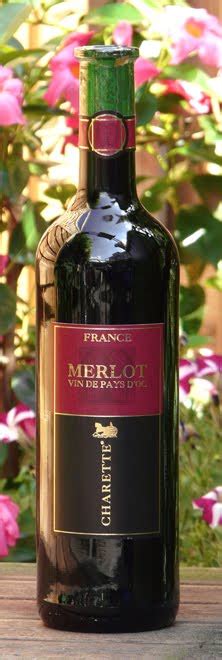 Igp (indication géographique protégée), is a quality category of french wine, positioned between vin de france and appellation d'origine protegée (aop). Wijn-blog: Charette Merlot 2009 Vin de Pays d'Oc
