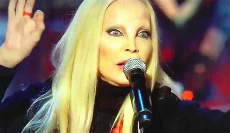 She followed up this success with many more releases and. Patty Pravo e la gaffe a capodanno: "Buon 1918, che porta ...