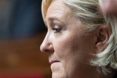 Point de ralliement des militants et sympathisants du rassemblement national sur le réseau social vk. Rassemblement national : à quoi sert vraiment le nouveau nom du FN