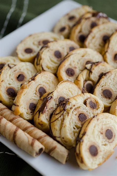 The cookies are delicate, so it is best to layer them between wax paper when storing and arrange on a platter in a single layer when serving. Better Homes And Gardens Crescent Cookies / Chai Crescents ...