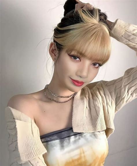 Lisa blackpink fondo de pantalla lisa celebridades fotos de amistad lalisa manoban calle y poche poses para sesión de fotos cantantes how to pose. BLACKPINK💜LISA em 2020 | Blakpink, Garotas, Fundo de tela ...