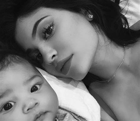 From the daily edge kylie jenner. Kylie Jenner and Daughter Stormi First Selfie Photo Shoot ...