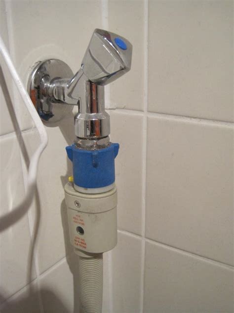Warum ihre waschmaschine kein wasser zieht und wie sie dieses problem. Waschtrockner - bekomme Zulaufschlauch nicht ab ...