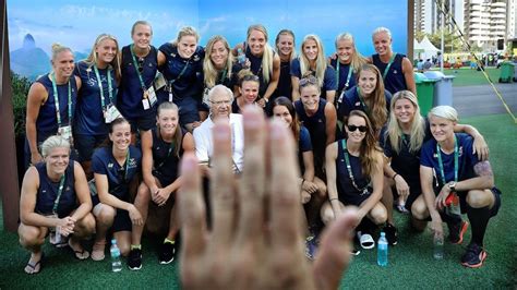 Vart fjärde år så går de olympiska sommarspelen av stapeln. Kungen tror inte på svenskorna i OS-finalen (med bilder ...