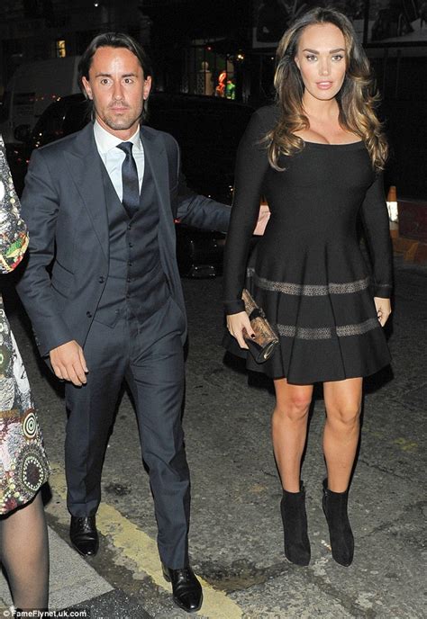 Ophthalmic plastic surgeon in chicago. Pregnant Tamara Ecclestone joins sister Petra and her ...