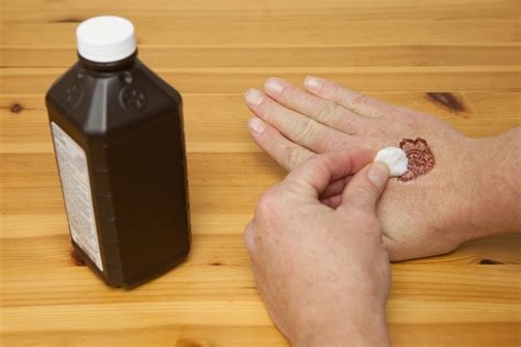 In the first step, you will need to make the cleaning solution to remove mehndi from your hands. How to Remove Henna Tattoo Ink | LIVESTRONG.COM