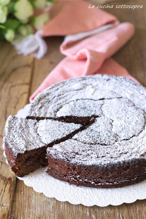 Mettete il cioccolato grossolanamente tritato nel boccale del bimby. torta caprese al cioccolato con Bimby e senza Bimby ...