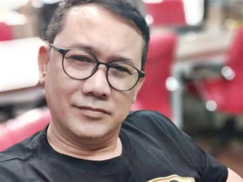 Influencer, denny siregar viral karena unggahan yang dianggap hoaks oleh warganet. Denny Siregar Berkicau: Contohlah Kaesang, Kalo gak Cocok ...