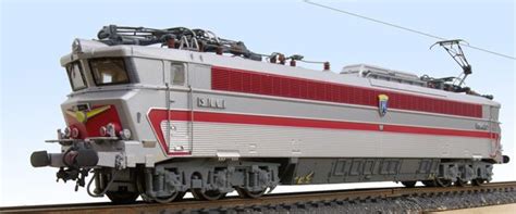 1:18 tesla model x 2016 красный металлик. Locomotive électrique CC 40105 LS Models