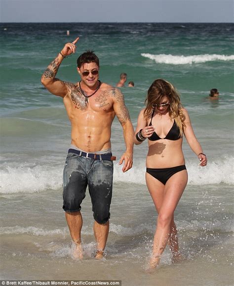 Check spelling or type a new query. Duncan James and Lee Ryan of British boyband Blue show off ...