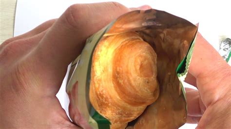 And now you wonder if you are vegetarian? Look inside Croissant 7 days. Seven days unboxing - YouTube