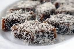 Salah satu camilan yang banyak disukai orang adalah kue dadar gulung. Resepi Kuih Kaswi Paling Sedap dan Lembut - Resepi Masakan ...