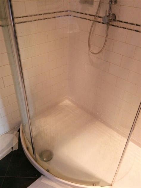 Remove the darn shower screen over bath configuration! This shower screen needed plenty of gentle scrubbing to ...