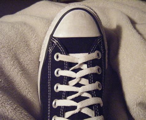 Vans has created practically hundreds of variations more than the earlier 50 years, and though some of them have not trapped insert equally lace ends downwards as a result of the bottom two holes, leaving equal length on both the remaining and correct laces. Loop Back Lacing | Ways to lace shoes, Shoe laces, How to ...