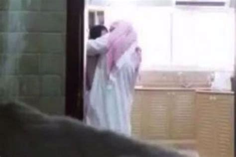 Наиболее актуальным free girlfriend caught cheating videos from за все время. Saudi Wife Could Go to Prison for Catching Her Husband ...