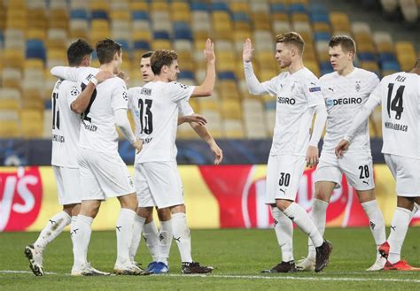 Join us and watch the #shakhtarolimpik game in the youth championship. Шахтар Боруссія - Шахтар розгромно програв Боруссії в ...