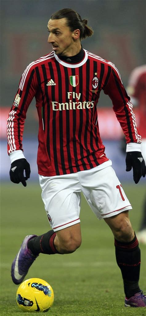 Widescreen desktop wallpapers high resolution. Zlatan Ibrahimovic AC Milan www classicfootballshi ...