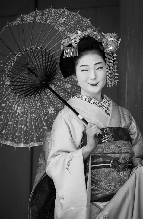 2016 舞妓 宮川町 とし恵美さん 2016 maiko, Miyagawacho, Toshiemi | Japanese culture ...