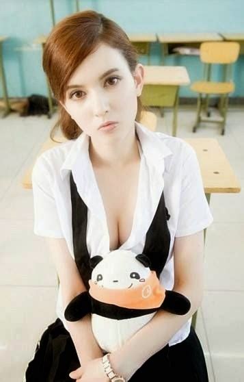 Wanita cantik kelahiran 4 oktober 1997 yang sukses hoshina ai terbilang artis jav pendatang baru yang cukup sukses di dunia film porno. Serba Info: 10 Artis JAV Tercantik