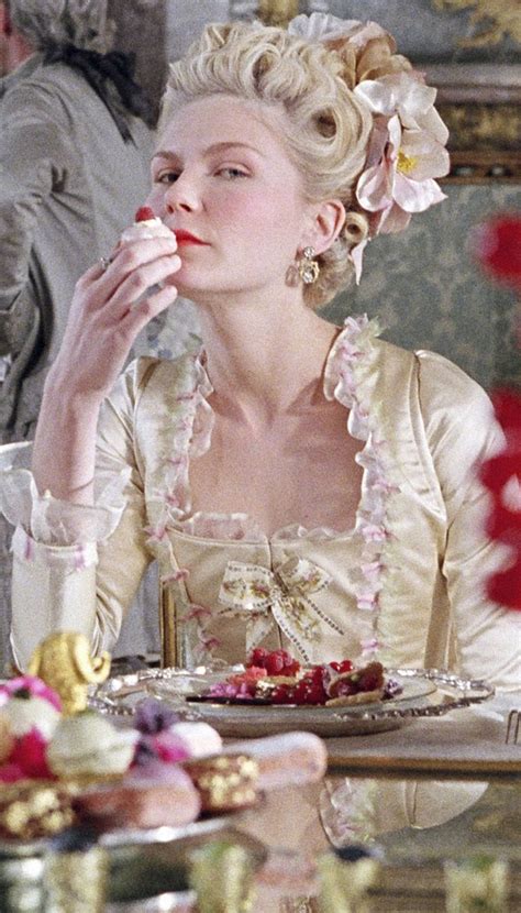 | see more about marie antoinette, kirsten dunst and vintage. Kirsten Dunst as Marie Antoinette（画像あり） | ロココファッション, 伝統的な ...