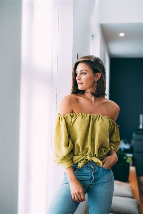 Discover more posts about skavlan. Blogg | Jenny Skavlan | Off shoulder blouse, Off shoulder ...