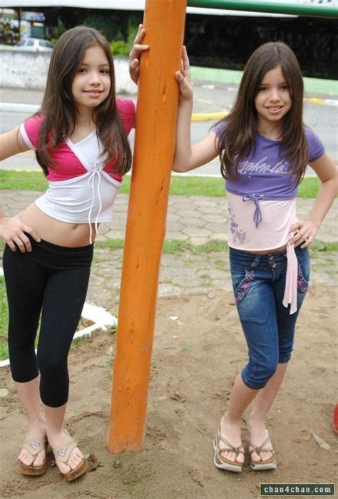 It costs $14.95 and received 4.5 stars. We Are Little Stars Carol Fernanda Model - Foto
