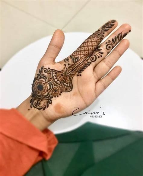 But pakistani women apply this mehandi on their marriage occasions or engagement occasions. Mehandi Design Patch / Pakistani mehndi designs and patterns is a hybrid version of mehndi art ...