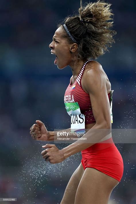 La venezolana yulimar rojas y el burkinés hugues fabrice zango, plusmarquistas mundiales de triple salto en pista cubierta, intentarán apropiarse de los récords al aire libre durante la reunión madrileña que se celebrará el 19 de junio en el estadio de vallehermoso. Yulimar Rojas of Venezuela competes in the Women's Triple ...