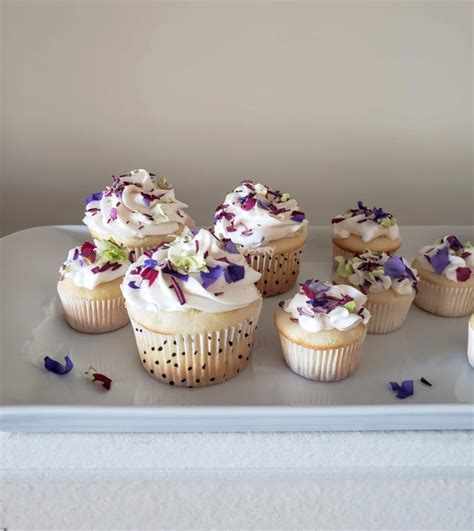 Edible flowers can be used as a garnish for salads and summer cocktails or, and this looks very cool, for making decorative ice bowl. QUICK AND EASY NAKED CAKE WITH EDIBLE FLOWERS - The ...