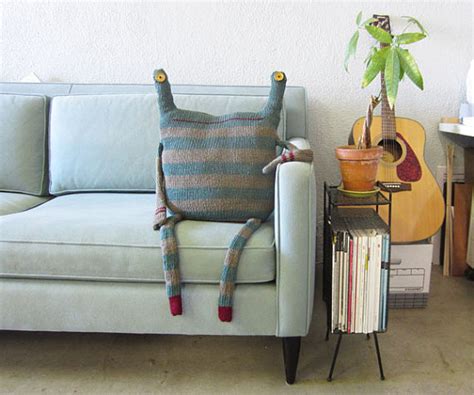 Cuscini grigi fodere per cuscini copripiumini arredare con la biancheria da letto lenzuola bianche basso schiena decorazioni per la casa artigianato. Cuscini per divani originali