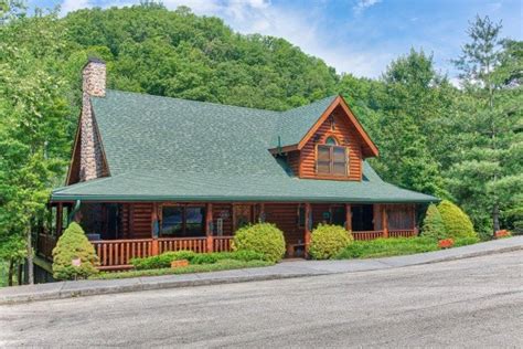 Whether you enjoy a waterfront picnic or simply admire your surroundings from the. Granny's Creekside Cabin in Pigeon Forge w/ 6 BR (Sleeps16)