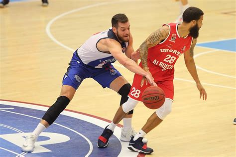 Carlos e da rainha d. Imortal começa Liga Portuguesa de Basquetebol com derrota ...