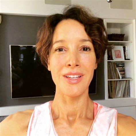 Jennifer beals est née le 19 décembre 1963 à chicago, dans l'illinois. 166.9 тыс. подписчиков, 44 подписок, 578 публикаций ...