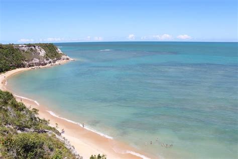 From portuguese bahia, from bahia, an obsolete spelling of baía (bay). Praias mais lindas da Bahia - TOP 5 Destinos das Férias!