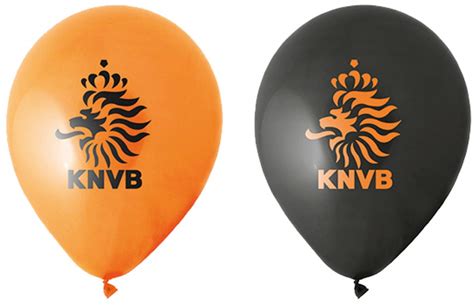 There are 16 redesigned logos, made less. KNVB voetbal ballonnen 8 stuks voor kerst bestellen, Kerst ...
