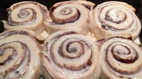 Maybe you would like to learn more about one of these? Related image | Giant cinnamon rolls, Giant cinnamon roll ...