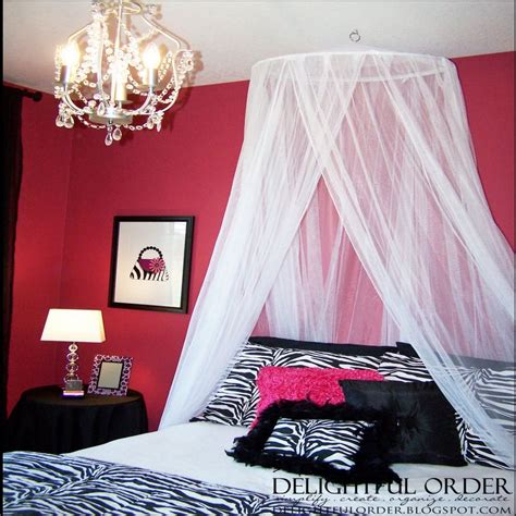 Stick with solid bedding, like the white shown here, to keep the look all grown up. Hot Pink and Black Bedroom Ideas - Modern Bedroom Interior ...