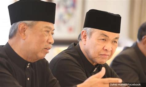 Prime minister tan sri muhyiddin yassin is expected to deliver a special the address followed the world health organisation's (who) announcement on wendesday declaring. Putrajaya Umno backs Muhyiddin, but 143 divisions refuse ...