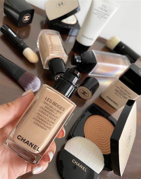 And as a bonus, you can easily touch up on the go with this portable, weightless, compact design! Looking flawless naturally with Chanel Les Beiges Healthy ...